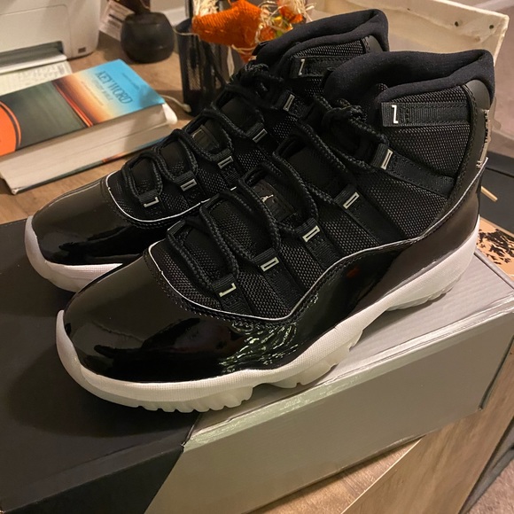 Jordan jubilee 11 size 8